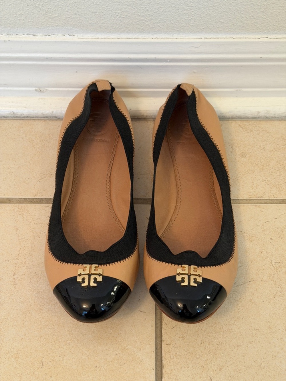 Tory Burch Two-Tone Cap Toe Ballet Flats in Tan and Black